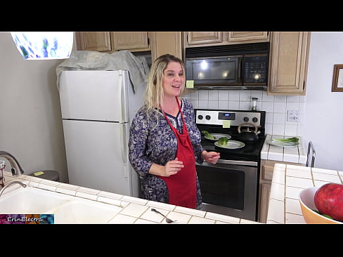 ❤️ Belle-mère qui le traie dans la cuisine avant son rendez-vous. ❤️❌ Vidéo de baise at porn fr.vlad-massage-salon.ru ❌
